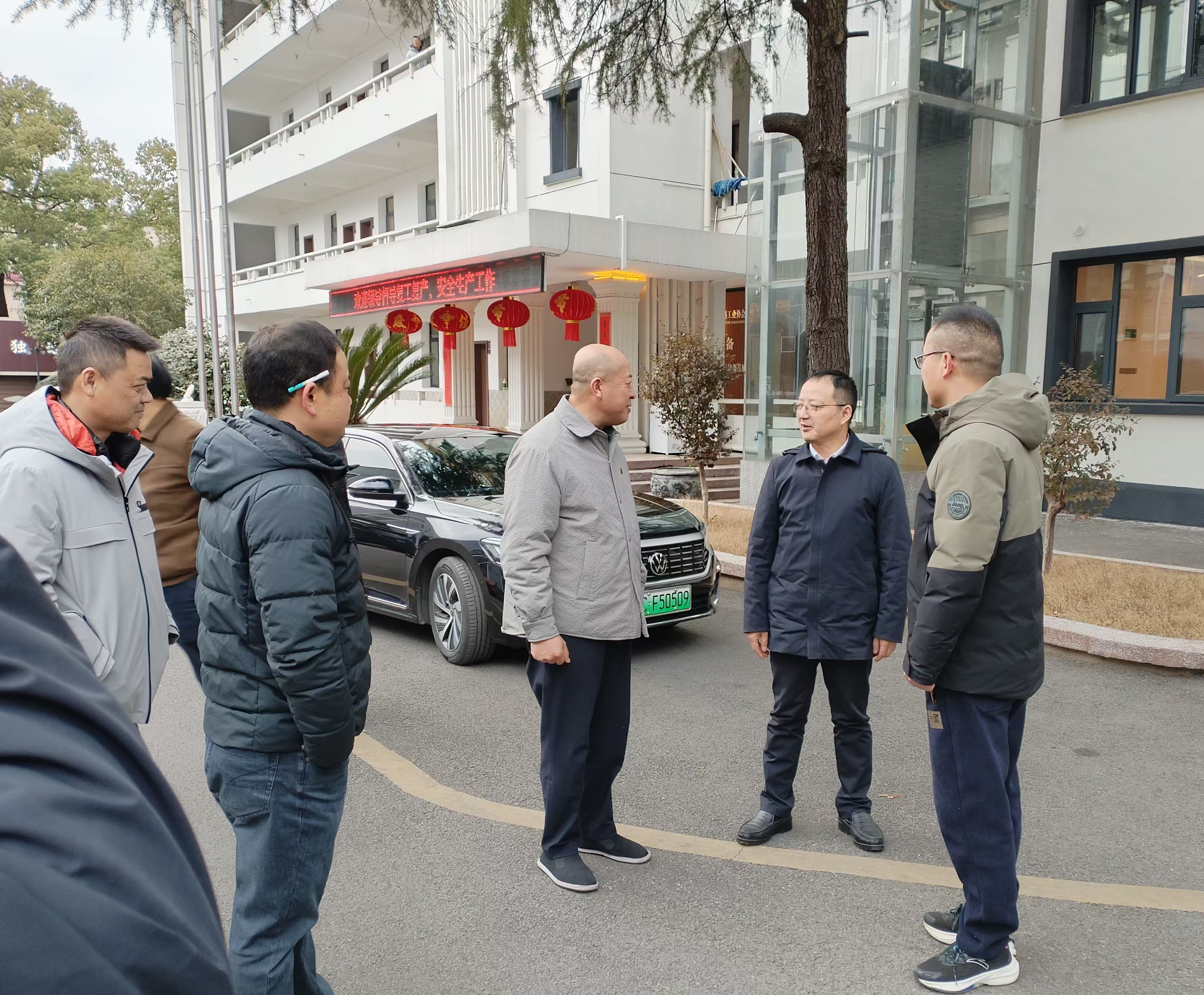 区委副书记、区长柳军辉来我司调研复工复产、安全生产工作